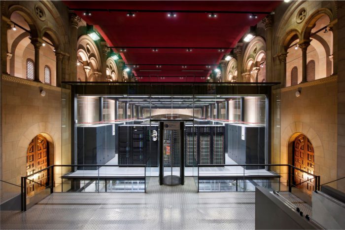 Lenovo podczas ISC 2017 poinformowało o wdrożeniu największego na świecie superkomputera "MareNostrum 4".