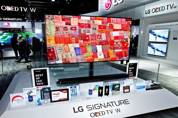 LG podczas targów CES 2017, zdobyła ponad 90 nagród i wyróżnień - telewizor LG Signature W7 "Najlepszy z Najlepszych".