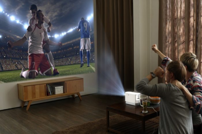 CES 2017: LG zaprezentuje wyjątkowy projektor o jasności 2000 lumenów, kompaktowe wymiary i system webOS