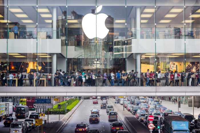 Apple, najcenniejsza firma technologiczna na świecie poinformowała, że stała się jedną z największych ofiar epidemii koronawirusa w Chinach, firma informuje że sprzedaż iPhone nie osiągnie oczekiwanych wyników w Q1.