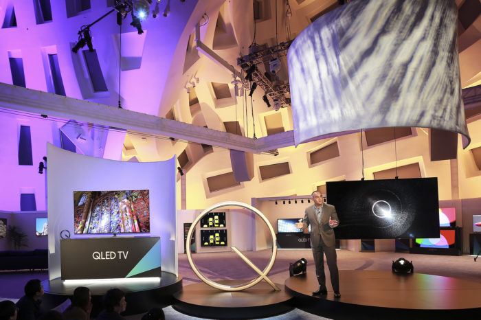 Samsung podczas targów CES 2017, zdobył 34 nagrody za innowacje (CES Innovation Award) i ponad 80 nagród Best of CES Honors.