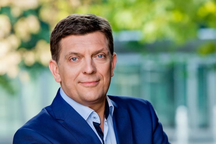 Outsourcing usług IT zagraża bezpieczeństwu projektów - Nowa metoda realizacji projektów IT w administracji publicznej wcale nie musi okazać się tańsza i bardziej skuteczna.