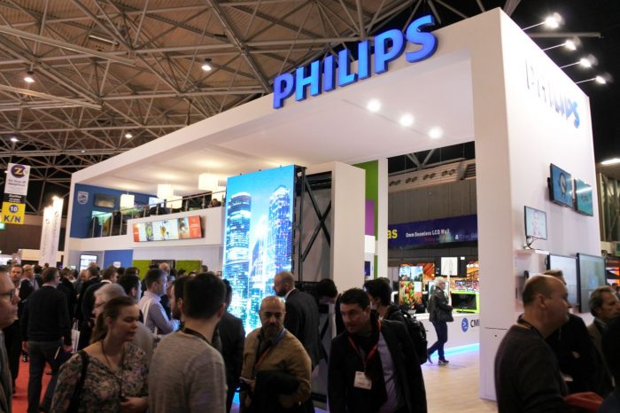 PHILIPS na targach ISE 2017 w Amsterdamie, zaprezentował monitory które pozwalają zobaczyć więcej.