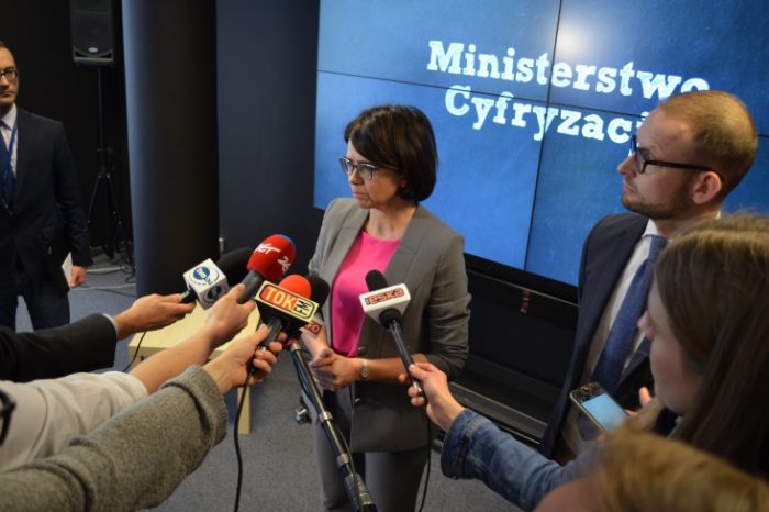 Anna Streżyńska z nowym organem doradczym - doświadczeni eksperci rynku telekomunikacyjnego mają wspierać swoją wiedzą Ministerstwo Cyfryzacji.