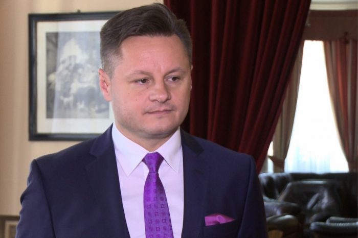 Firmy zwiększają inwestycje w jakość obsługi i nowinki technologiczne, ale klienci stają się coraz bardziej wymagający.