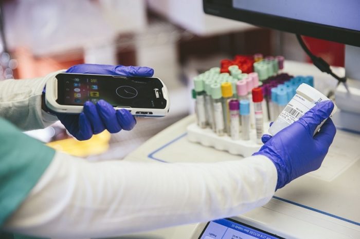 Zebra Technologies wprowadza mobilne urządzenia medyczne nowej generacji - Nowe skanery z serii DS8100-HC oraz komputer mobilny TC51-HC.