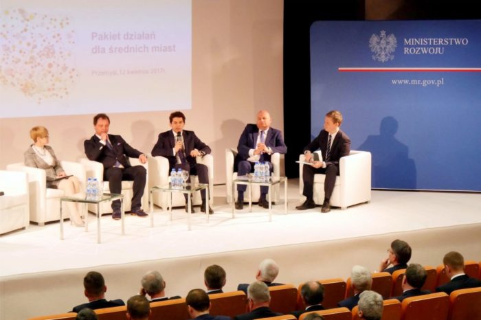 „Nowe podejście - nowe możliwości" – Konferencja Ministerstwa Rozwoju poświęcona projektowi Pakiet dla średnich miast.