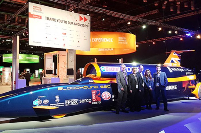 Projekt Bloodhound zmierza w kierunku bariery prędkości 1000 mil na godzinę (ok. 1609 km/h) z Oracle jako partnerem w dziedzinie chmury.