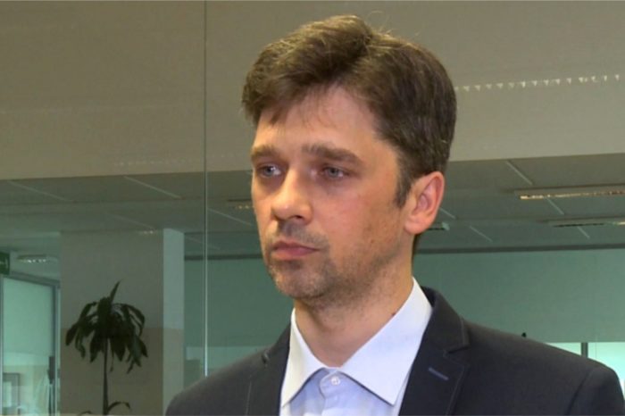 Druk podążający zapewnia bezpieczny wydruk poufnych dokumentów. Wkrótce może być autoryzowany także metodami biometrycznymi.