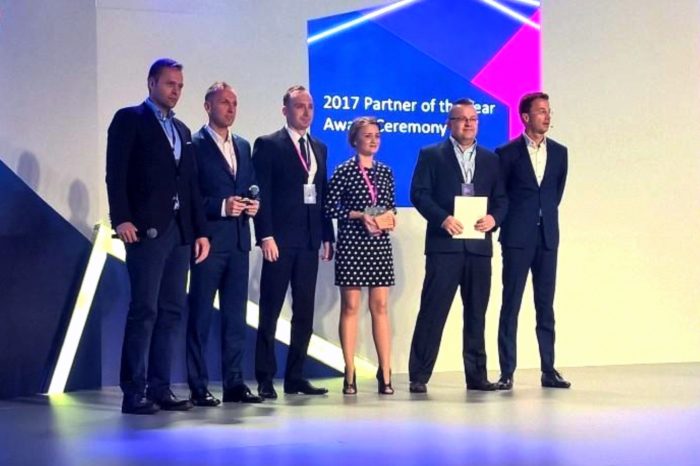 AB S.A. podczas konferencji Microsoft Partner Strategy Conference nagrodzona przez Microsoft tytułem "2017 Partner of the Year" w kategorii dystrybutor.