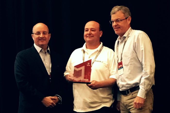 Infoblox na konferencji MPOWER DevCon został uznany przez McAfee za Najbardziej Innowacyjnego Partnera w 2017 - Ogłoszono dostępność wspólnego zintegrowanego rozwiązania.