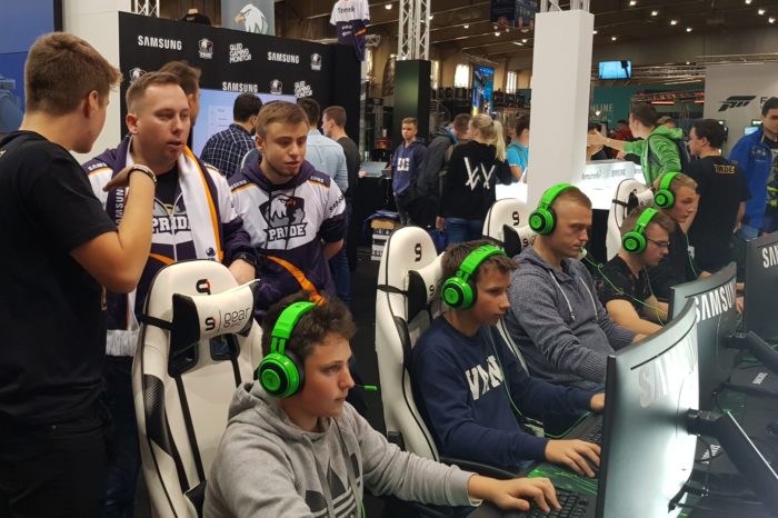 Samsung podczas Poznań Game Arena 2017 zaprezentował przede wszystkim najnowsze monitory QLED Gaming Monitors.