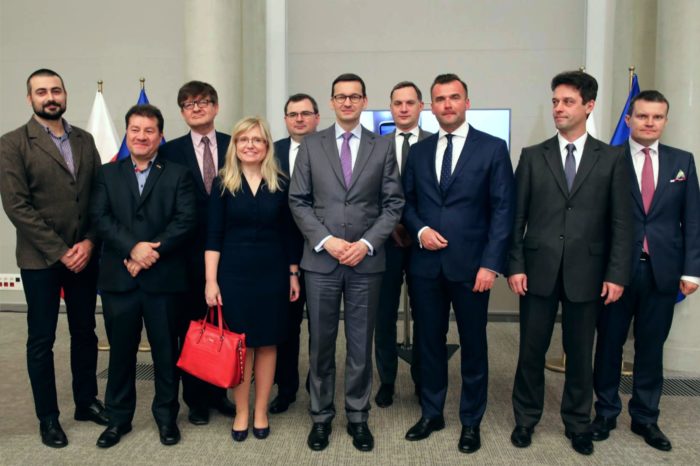 Rośnie polski rynek smart-urządzeń - Wnioski z raportu „Polska rewolucja w segmencie smart” opracowanego przez ZIPSEE „Cyfrowa Polska” i Ministerstwo Rozwoju Polacy.