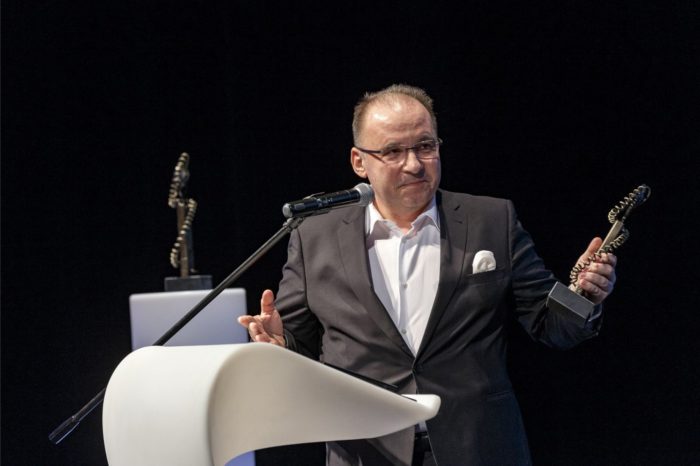 Deszcz niezwykle prestiżowych, branżowych nagród dla ABC Data! – Ten tydzień zdecydowanie należał do nich!