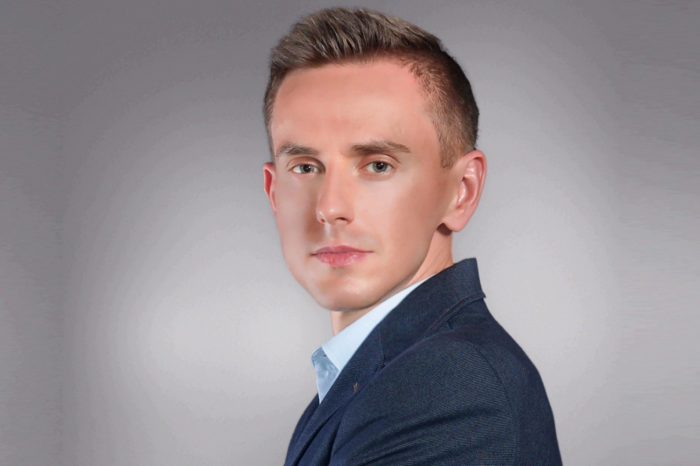 Bruno Murzyn na 10-lecie pracy w firmie AMD, z nowym stanowiskiem i nagrodą Executive Spotlight Award w uznaniu za rolę, jaką odegrał we wprowadzaniu produktów EESC na rynek.