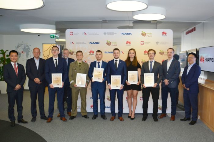 Huawei podczas uroczystej gali nagrodził najlepszych studentów w Polsce - laureatów V-edycji światowego konkursu „Seeds for the Future”