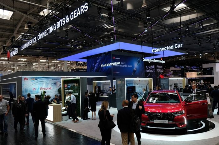 Huawei podczas targów CeBIT 2018 w Hanowerze zaprezentował nowości dla branży motoryzacyjnej - Nowa wersja platformy OceanConnect IoV.