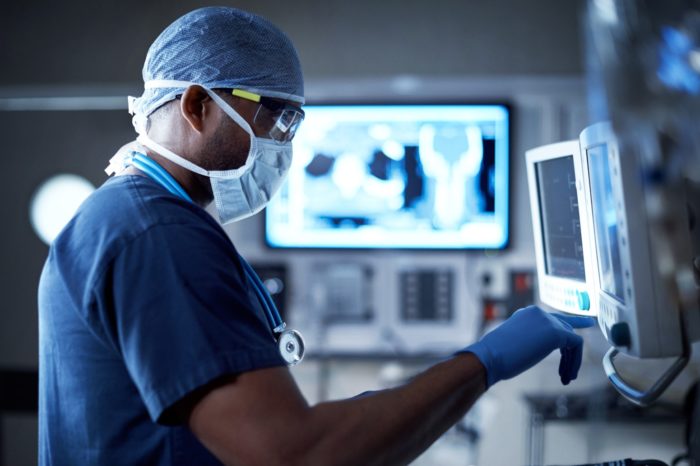 Co może więc uratować przyszłość medycyny? Sektor medyczny potrzebuje technologicznego ratunku, dobre wyniki pacjentów osiągane są już dzięki sztucznej inteligencji.