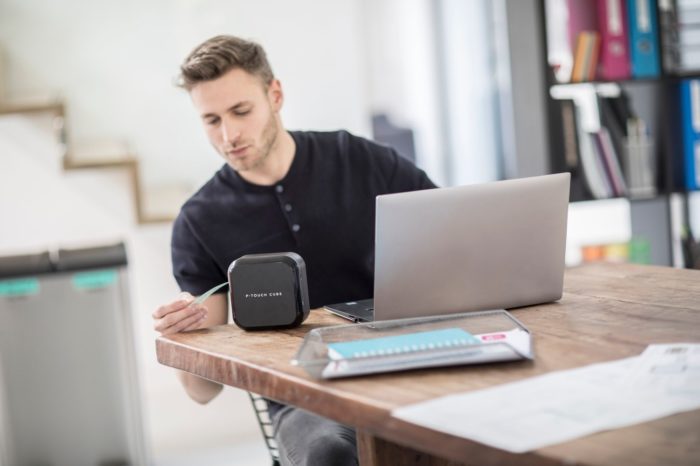 Brother zaprezentował najnowszą drukarkę etykiet dla firm i do użytku domowego z serii P-touch, model CUBE PLUS - wszechstronna w bardzo eleganckim designie.