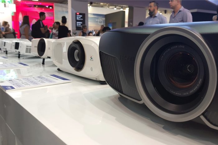 EPSON na targach IFA 2018 w Berlinie zaprezentował trzy nowe projektory PRO-UHD, zapewniających wyjątkowe wrażenia podczas oglądania kina domowego.