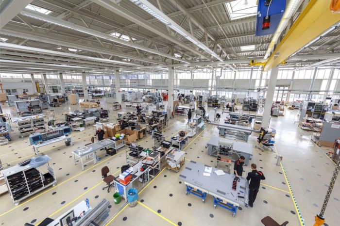 Canon rozszerza swoją działalność w Europie - przenosi całą produkcję ploterów płaskich Océ Arizona do Europy, powstałe nowe centrum produkcyjne będzie jeszcze ściślej współpracować z działem R&D.