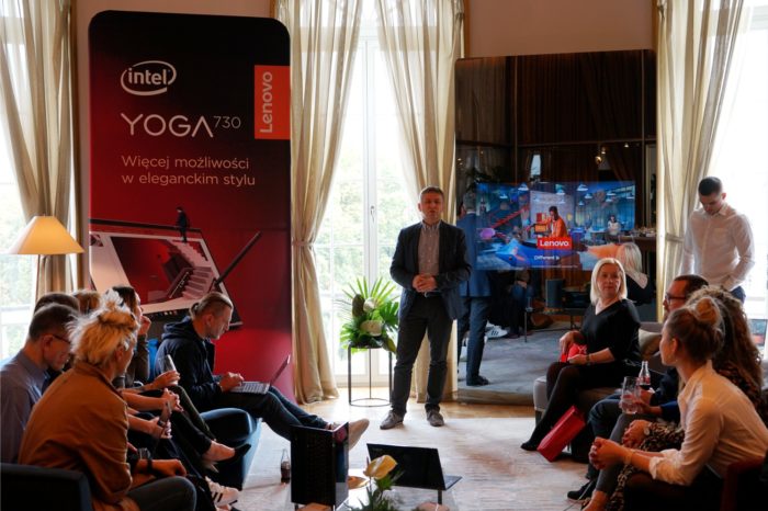 Lenovo zorganizowało niecodzienne wydarzenie pod nazwą Lenovo Tech&Design, gdzie w prestiżowych wnętrzach Hotelu Raffles Europejski, elegancja spotkała się technologią.