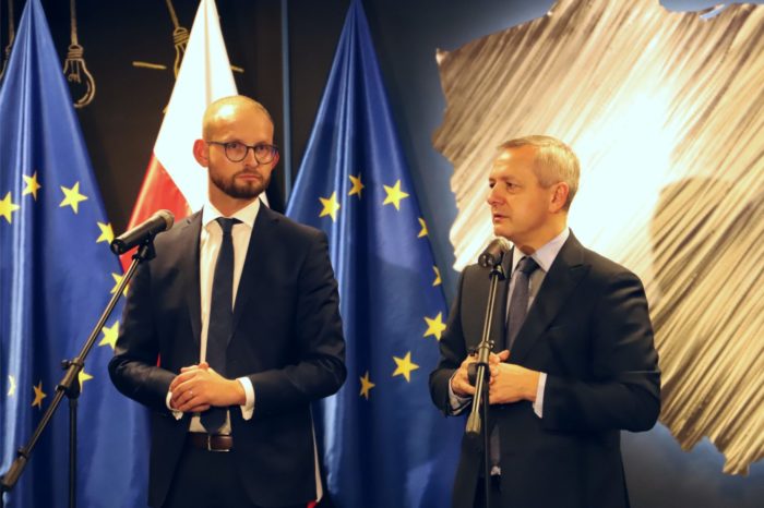 Porozumienie Ministerstwa Cyfryzacji oraz Facebooka - Polska została pierwszym krajem z możliwością weryfikacji odmownej decyzji o blokadzie treści.
