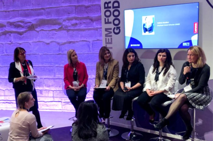 Lenovo podczas Women's Forum for the Economy and Society w Paryżu przedstawia wyniki badań raporcie na temat różnorodności i włączania różnych grup społecznych.