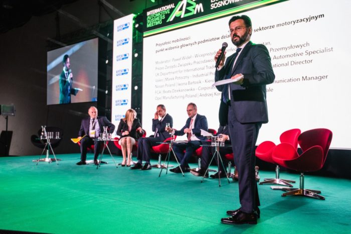 II edycji International Automotive Business Meeting 2018 w Sosnowcu - Eksperci są zgodni - rewolucja w motoryzacji trwa i dotyczy nie tylko sektora automotive.