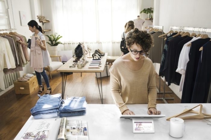 HP rozszerza swoją ofertę urządzeń przeznaczonych dla punktów sprzedaży – HP Engage One Prime, nowoczesny terminal sprzedażowy dla małych i średnich firm.