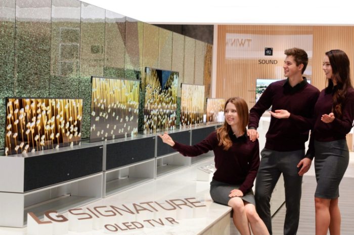 LG podczas CES 2019 otworzył nowy rozdział telewizji jutra - prezentując pierwszy na świecie rolowany telewizor LG SIGNATURE OLED R.