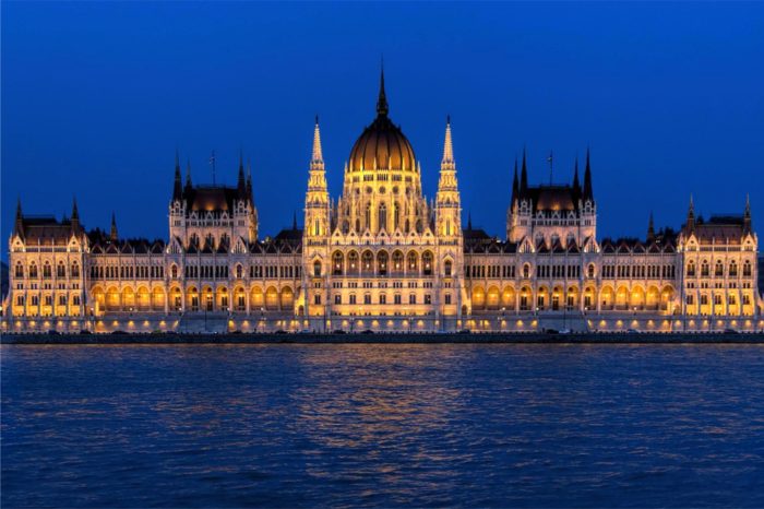 "Ogromna hipokryzją" - Węgry odpowiadają Sekretarzowi stanu USA, Mike'owi Pompeo - "Mamy dość wykładów na temat swojej polityki zagranicznej." - dodają.