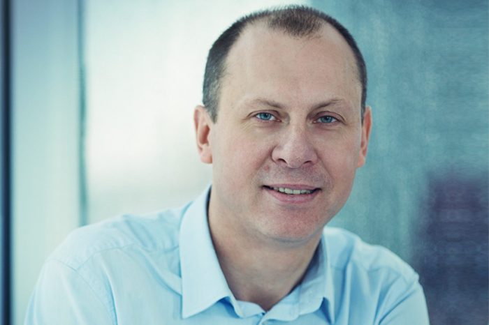 Automatyzacja oparta na sztucznej inteligencji ułatwia współpracę świata fizycznego ze światem cyfrowym - potwierdza Jacek Żurowski, Dyrektor na Europę Środkową w Zebra Technologies.