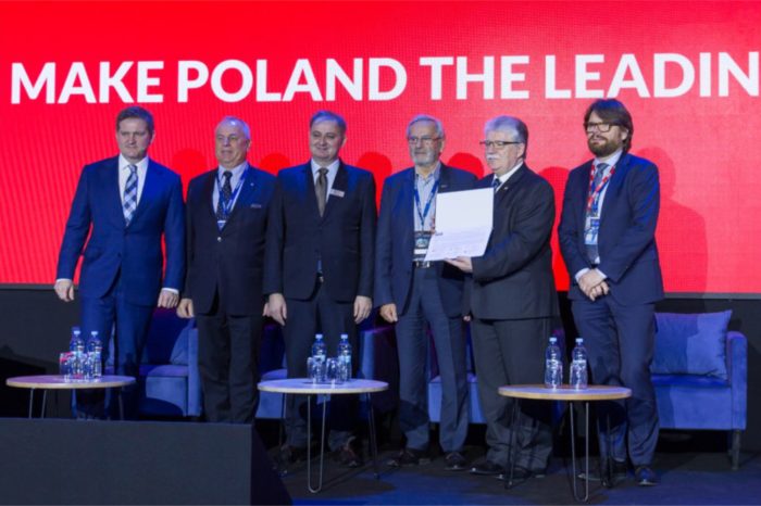 Podpisano „Porozumienie: na rzecz edukacji społeczeństwa w zakresie cyfryzacji i nowoczesnych technologii oraz promocji Polski" podczas 11 Forum Gospodarczego TIME w ramach inicjatywy Digital Week.