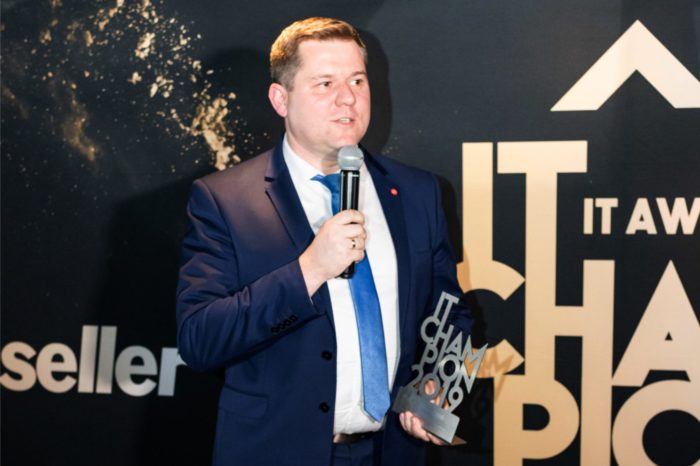FUJITSU Polska podczas uroczystej gali została uhonorowana tytułem IT Champion 2019 - Firma FUJITSU została najlepszym producentem w kategorii Data Protection.