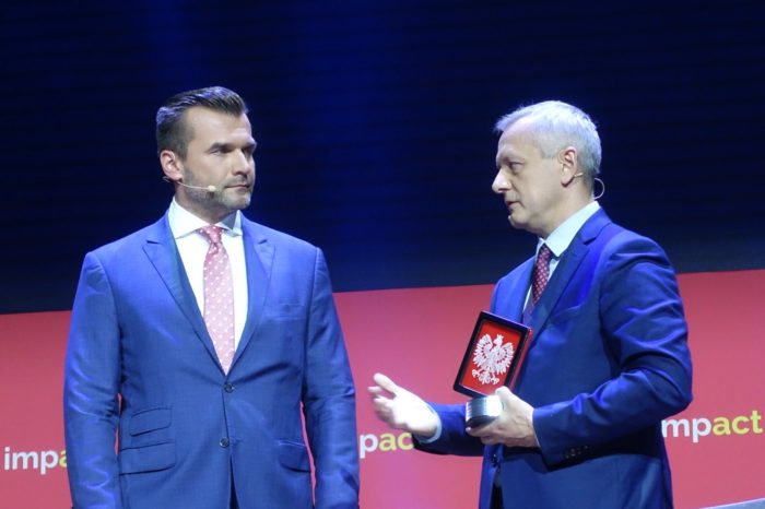 Minister cyfryzacji z nagrodą Cyfrowego Orła 2019, od polskiej branżę cyfrowej i nowoczesnych technologii reprezentowaną przez Związek Cyfrowa Polska.