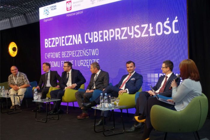 Ministerstwo Cyfryzacji podczas konferencji Digital Future 2019 "Let’s talk about technology" – Certyfikacja w zakresie cyberbezpieczeństwa zwiększy transparentność i konkurencyjność.