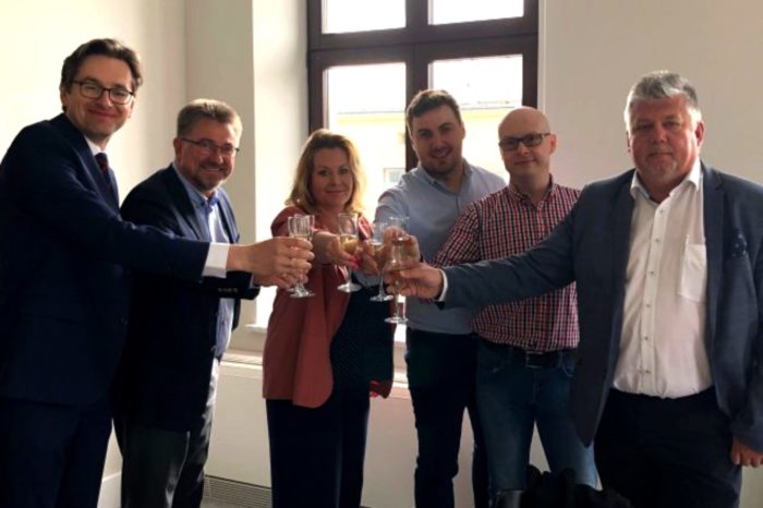 Infradata Polska łączy się z DIM System tworząc tym samym jedną z wiodących spółek w branży IT w zakresie bezpieczeństwa, w wyniku powstaje zespół o największych kompetencjach w branży