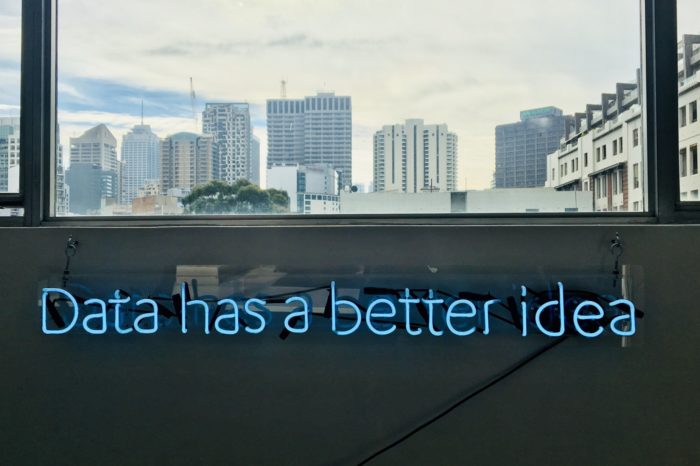 Analiza emocji i danych jest przyszłością biznesu! - Kolejnym krokiem rozwoju technologii staje się łączenie „twardych” danych biznesowych z cyfrową analizą uczuć i emocji konsumentów – podkreślali eksperci SAP CX Day.