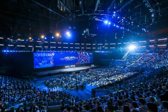 Huawei podczas Huawei Developer Conference - HDC2019, poinformował o osiągnięciu liczby 100 milionów aktywnych użytkowników, usług mobilnych Huawei poza Chinami.