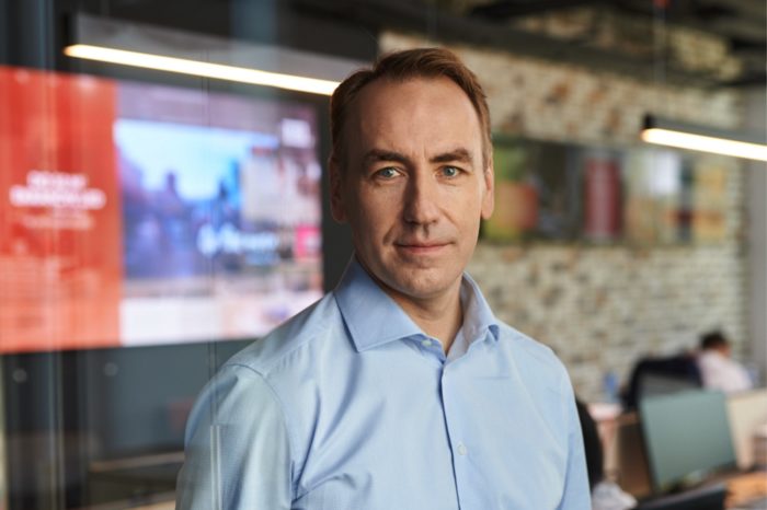 M4B S.A. lider polskiego rynku Digital Signage, zapowiada innowacyjne ekrany LED. "Dzięki naszym ekranom LED, klient zyskuje blisko 3-krotną oszczędność energii." – podkreśla Jarosław Leśniewski.