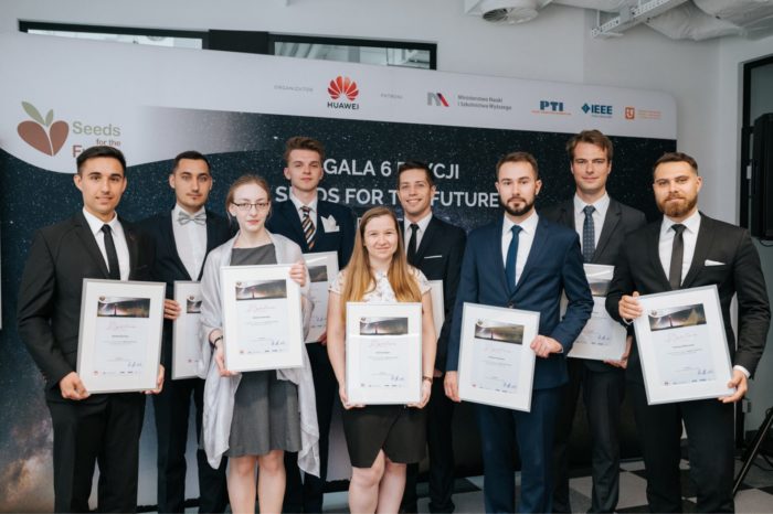 Dziewięciu finalistów 6 edycji programu Seeds for the Future poleci na warsztaty organizowane przez ekspertów firmy Huawei w Shenzhen.