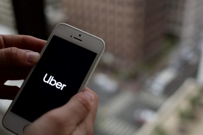 Uber przedstawił wyniki za drugi kwartał. Przychody firmy spadły o 29% względem Q2 2019, ale to tąpnięcie jest znacznie mniejsze niż spodziewali się analitycy.