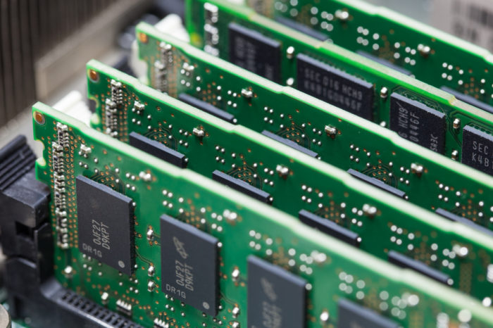 Chińska firma ChangXin Memory Technologies (CXMT) rozpoczyna masową produkcję własnej pamięci DRAM. Chiny zmierzają w stronę technologicznej niezależności.