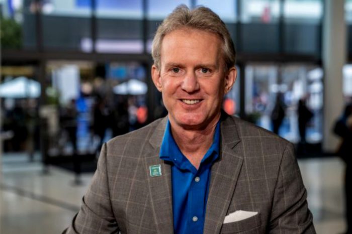 O czterech etapach transformacji w kierunku bardziej inteligentnego przedsiębiorstwa. - opowiada Dave Russell, wiceprezes ds. Strategii Korporacyjnej w Veeam.