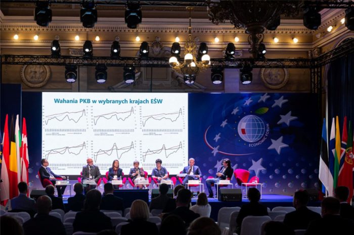 Polskę czeka spowolnienie gospodarcze, na które nie jesteśmy przygotowani! - ocenia prof. Marek Rocki, rektor SGH podczas XXIX Forum Ekonomicznego w Krynicy.