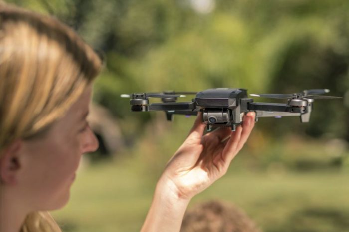 Yuneec przedstawia Mantis G, stabilizowany gimbalem dron 4K do zastosowań w plenerze i dla fanów mediów społecznościowych.