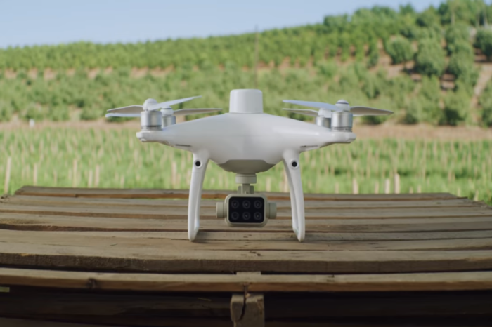 DJI wprowadza na rynek nowe drony przemysłowe dla rolnictwa i nowe usługi dla klientów przemysłowych. Chiński producent angażuje się także w rozwiązania na rzecz bezpieczeństwa.