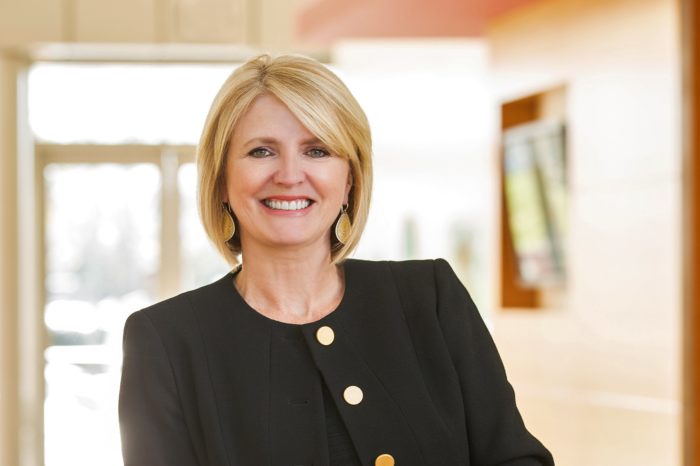 Karen Walker dołącza do Intela jako starszy wiceprezes i dyrektor ds. marketingu. Walker wcześniej pracowała jako dyrektor ds. marketingu w Cisco.