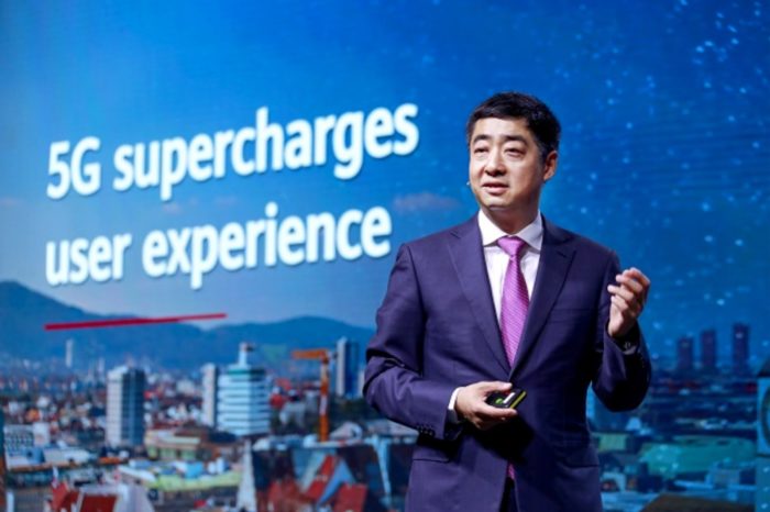 Huawei wzywa rządy na całym świecie do wspólnego działania oraz nowego sposobu myślenia, aby przyspieszyć rozwój sieci 5G.